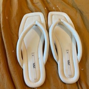 Zara quilted white flip flops